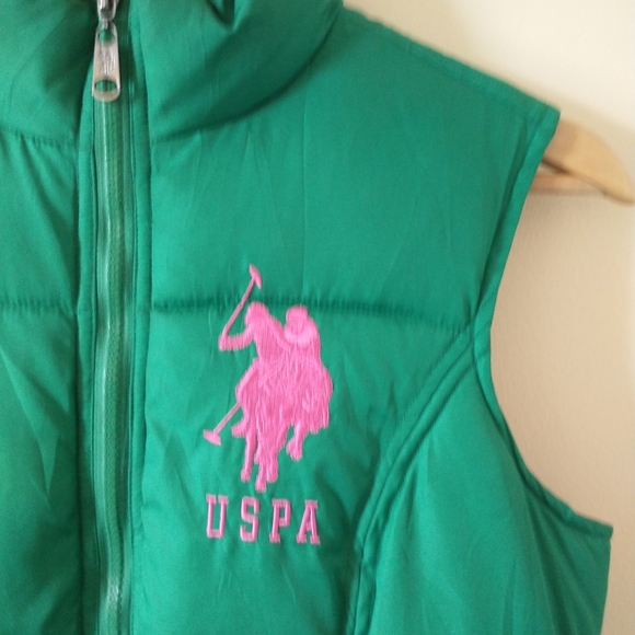 Us Polo Association puffer vest size medium green with big pink pony. - Picture 4 of 8